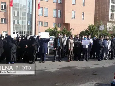 تجمع کارکنان دادگستری در اعتراض به شرایط نامناسب معیشتی و حقوق پایین 