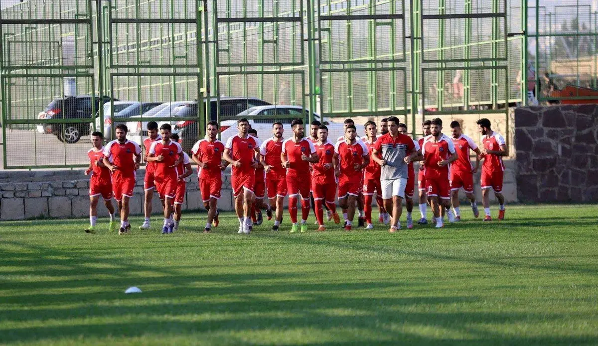 نساجی سفید و پرسپولیس قرمز می‌پوشد