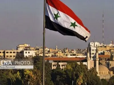 برافراشته شدن پرچم سوریه بر فراز سفارت این کشور در واشنگتن