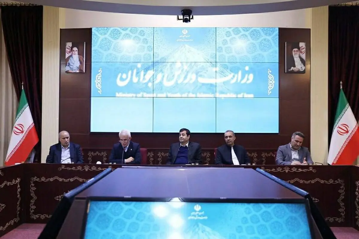 آغاز نشست مشترک چهار باشگاه لیگ برتری با وزیر ورزش و جوانان