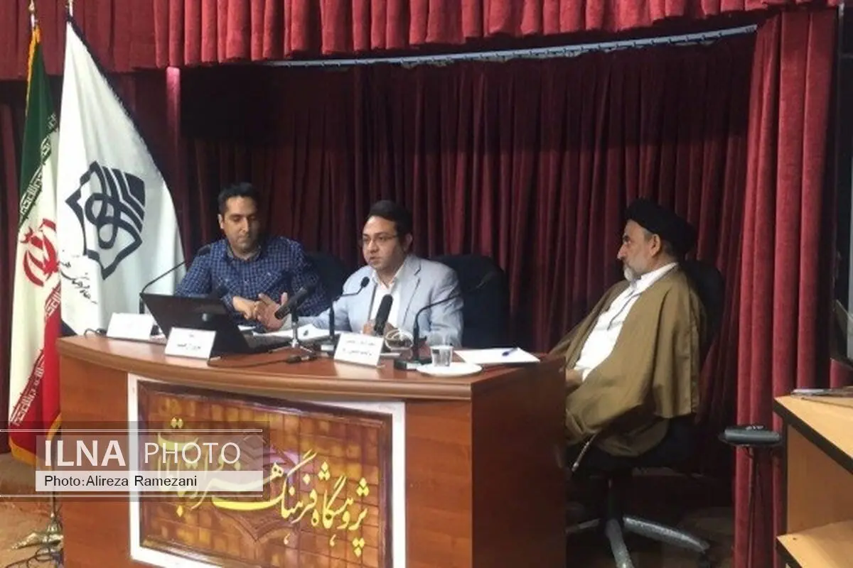 نمی‌توانیم با اقتصاد و صنعت‌مان به دنیا پز بدهیم اما با فرهنگ چرا/ قطار سیاست فقط صدا دارد/مشکل ما فقها نیستند سیاستمداران‌اند 