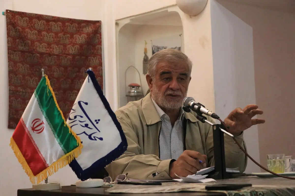 ثروت معادن نباید تنها در اختیار گروه محدودی قرار گیرد