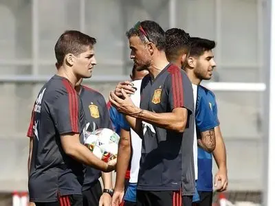 رابرت مورنو؛ از سایه لوئیس انریکه تا نیمکت احتمالی کاستاریکا