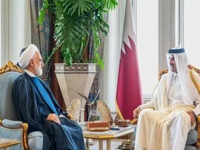 أمیر قطر ورئیس السلطة القضائیة الإیرانیة یبحثان تعزیز العلاقات