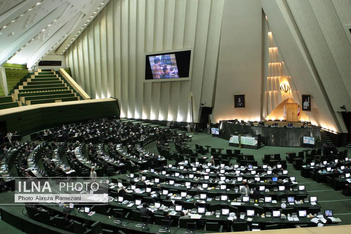 فدراسیون صنعت نفت خواهان حمایت مجلس از قراردادهای جدید نفتی شد
