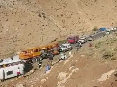 قصورِ احتمالی نهادهای ذیربط را پیگیری می‌کنیم/ اتوبوس نقص‌ فنی داشت