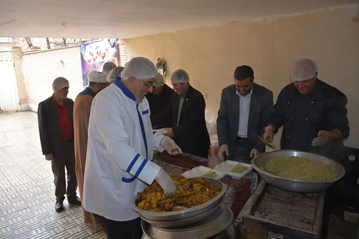 توزیع 32 هزار پرس غذا و 30 هزار قرص نان در بین مسافران