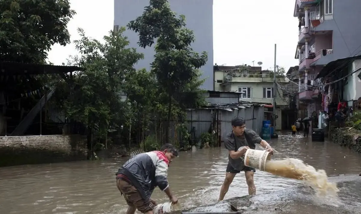 Worsening floods displace over 140,000 in Malaysia