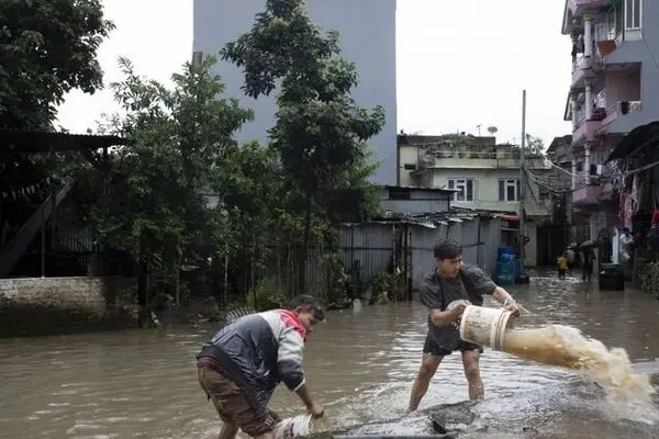 Worsening floods displace over 140,000 in Malaysia