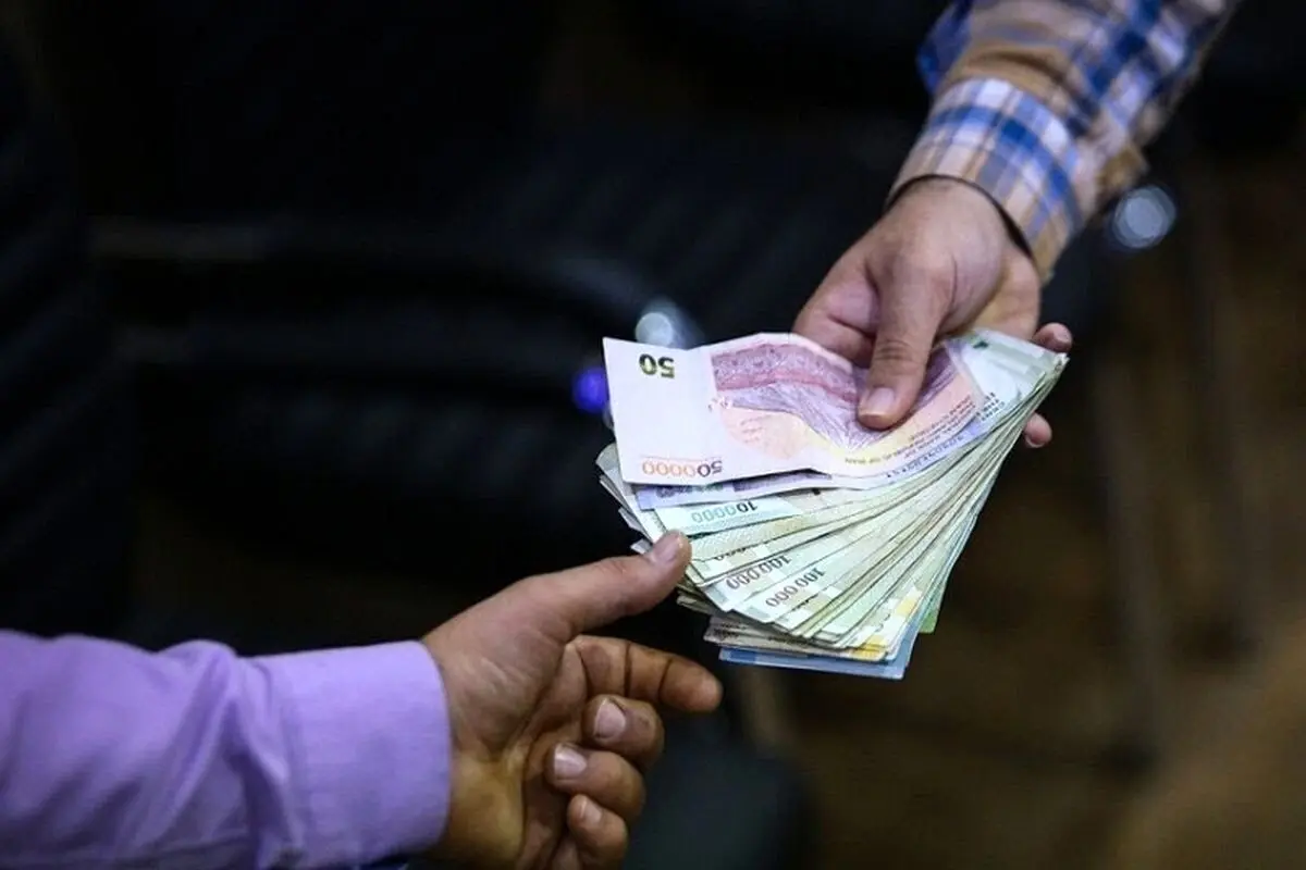 تعیین حقوق و مزایای کارکنان و بازنشستگان در بودجه سنواتی 