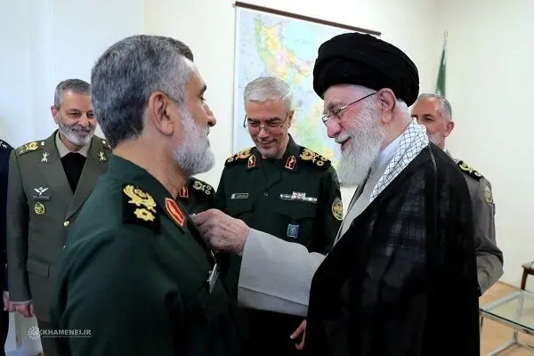 Leader awards Fath medal to Gen. Hajizadeh for missile op