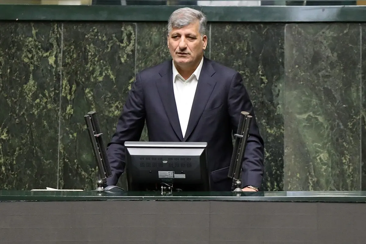 حقوق کارکنان دولت و نیروهای مسلح باید متناسب با تورم افزایش یابد