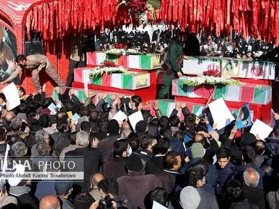 تشییع شهدا  گمنام و تازه تفحص شده در اصفهان 