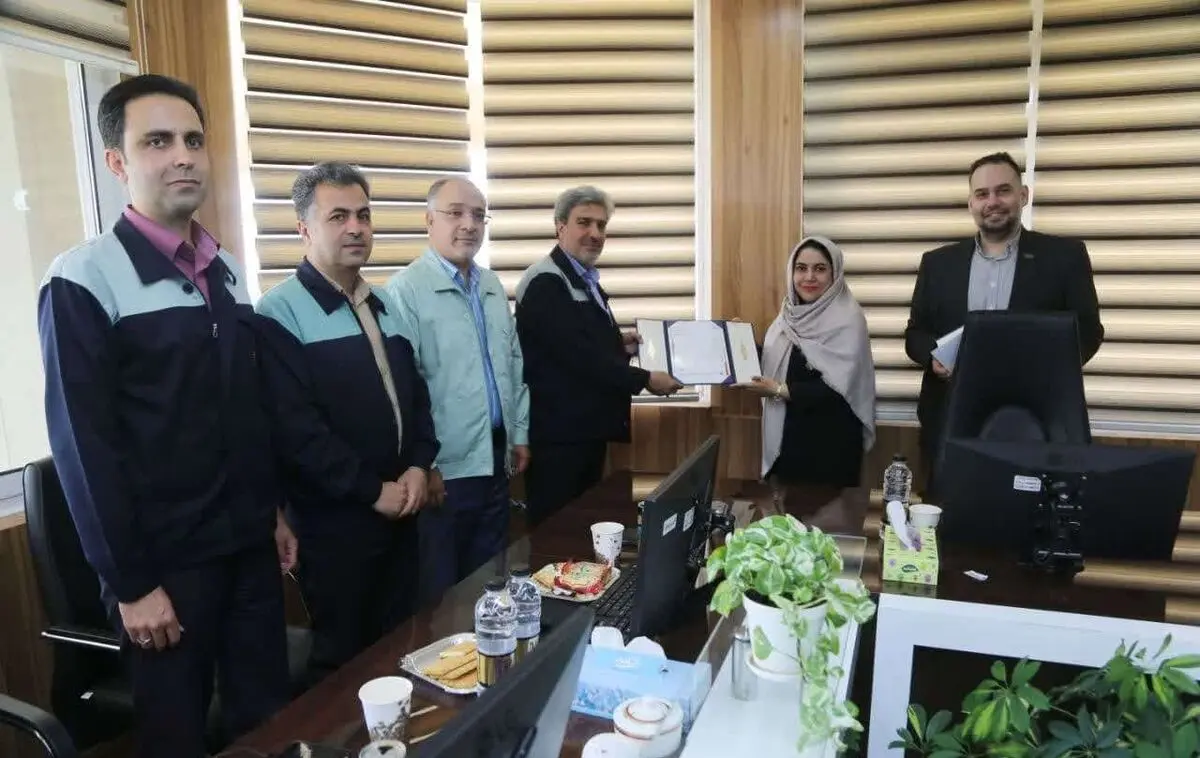 تحویل گواهینامه های بین المللی ISO 45001-2018 و ISO 10015-2019 به ذوب آهن اصفهان