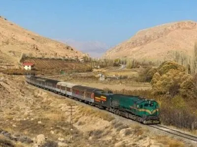 قطار تهران - ارومیه در ایستگاه گل‌تپه مراغه دچار نقص فنی شد