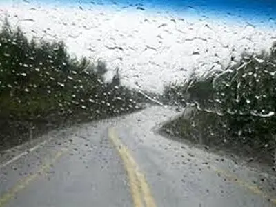 بارش باران در ۵ محور کشور/ ترافیک سنگین در برخی محورها


