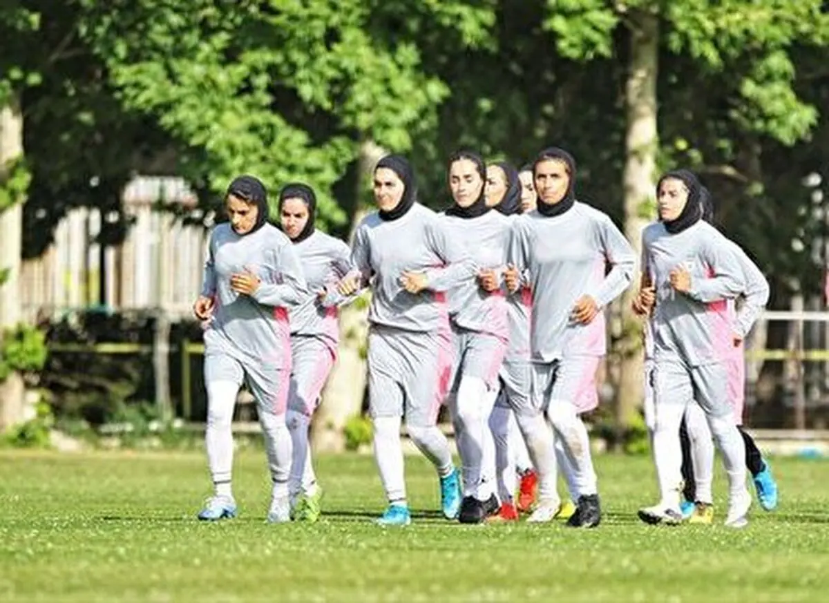 بانوی قزوینی در اردوی تیم ملی فوتبال حاضر شد