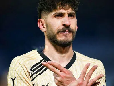 گلزن شمس‌آذر به استقلال: او یک پرسپولیسی است!