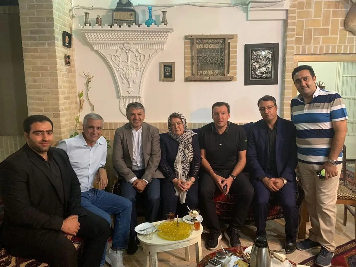 دعوت از مارک ویلموتس برای تماشای لیگ برتر کشتی