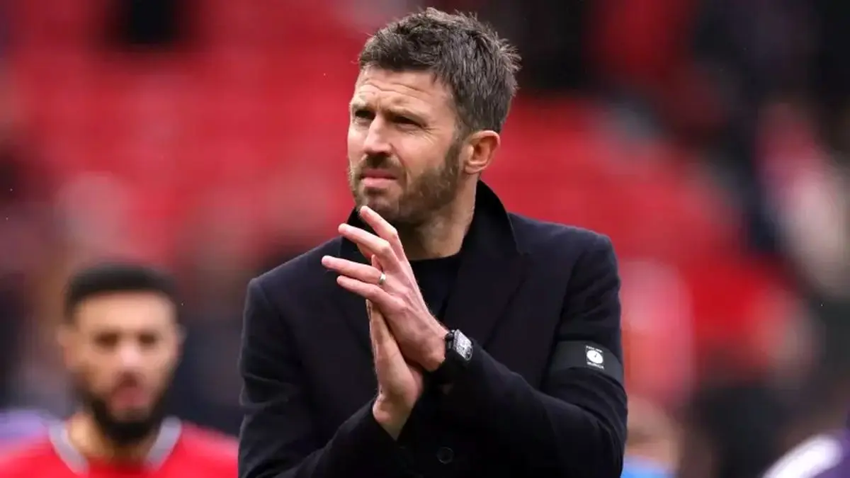 رمزگشایی از دستیار مخفی کریک؛ مردی که یونایتد را از بالا هدایت می‌کند