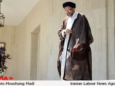 «فرش خاکی خلیج‌فارس» با حضور وزیر اطلاعات رونمایی شد