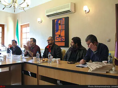 تهیه‌کنندگانِ رانتی پشت شعارِ جوان‌گرایی پنهان می‌شوند