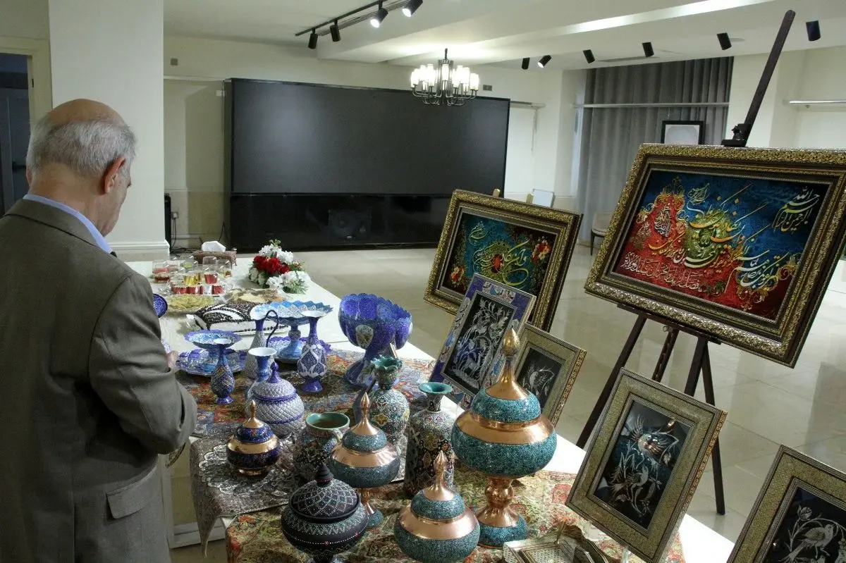 هنر دستان بانوان ایران و عراق در بغداد به نمایش گذاشته شد