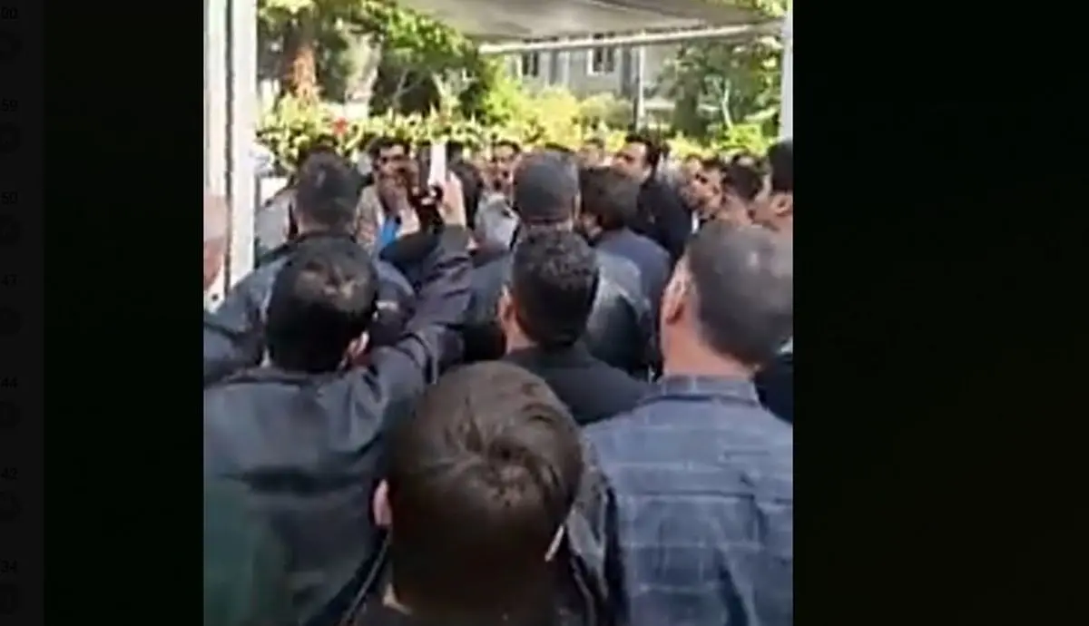 تجمع مرغداران مقابل وزارت کشاورزی در اعتراض به وضع نهاده‌های دامی