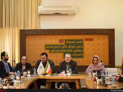 با حامیان مالی که حاشیه دارند، همکاری نمی‌کنیم