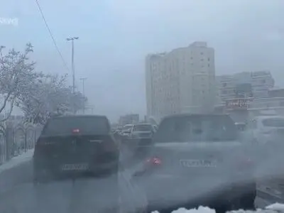 خیابان‌های زنجان پس از بارش برف سنگین‌ + فیلم