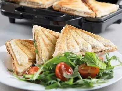 طرز تهیه اسنک کالباس و سبزیجات فوری و لذیذ 