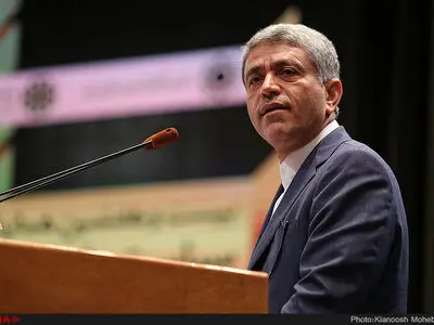  ایران سیاست مداری می‌خواهد که برای دعوا نیامده باشد/حفظ کرامت انسان و احترام به زنان باید از ویژگی‌های رئیس جمهور باشد