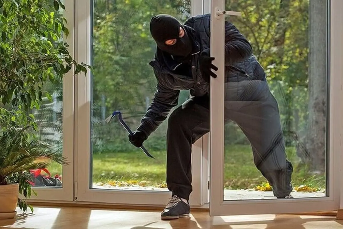 سرقت بدون تخریب از منزل در تهران؛ دوستان پسر مالباخته عامل سرقت بودند