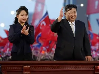 پیام قدرت با چهره‌ای خانوادگی؛ نظارت کیم و دخترش بر آزمایش فناوری جدید راکتی کره‌شمالی