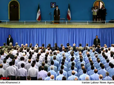 دیدار فرماندهان و کارکنان ارتش با فرمانده کل قوا
