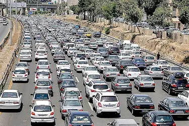 ارومیه پشت چراغ قرمز مدیریت شهری/خودروهای فرسوده و کمبود پارکینگ ریشه‌های ترافیک مزمن در ارومیه هستند