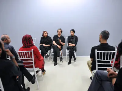 آفتابه لگن هف دس؛ دعوت به دیدن تفاوت‌ها بود