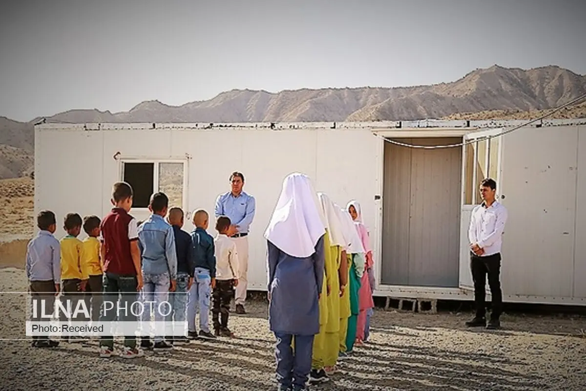 دانش آمو‌زان کوهدشتی در مدارس کانکسی درس می‌خوانند نه حلبی 