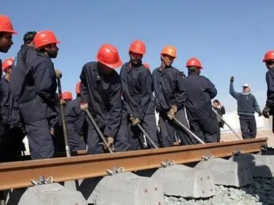 دستمزد خرداد ماه کارگران ابنیه فنی راه‌آهن آذربایجان پرداخت شد 