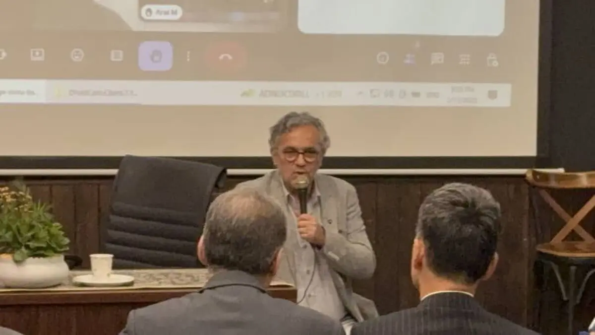 سفیر ژاپن به تماشای فیلم «روی خط صفر» نشست