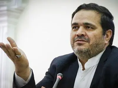 مافیای دارو بر عملکرد وزارت بهداشت سوار شده است/ عدم ارجاع استیضاح‌ها تخلف آیین‌نامه‌ای هیات رئیسه است/ شاید در سال آخر به سمت استیضاح هیات رئیسه هم برویم