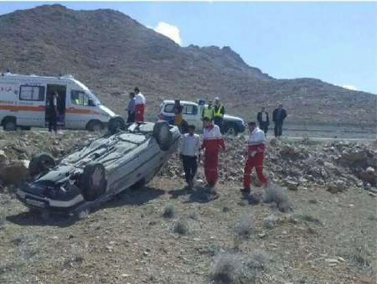 کشته و زخمی شدن ۵ نفر در سانحه واژگونی یک دستگاه پژو ۴۰۵