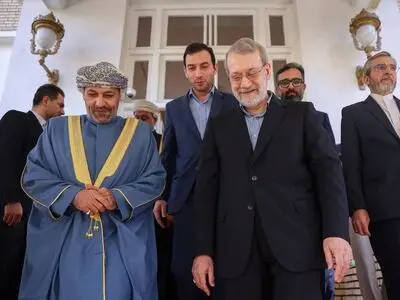ادعای رسانه اماراتی:‌ لاریجانی به عمان می‌رود