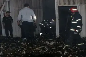 مهار آتش‌سوزی گسترده در سوله نگهداری اسپری گاز فندک در بابل
