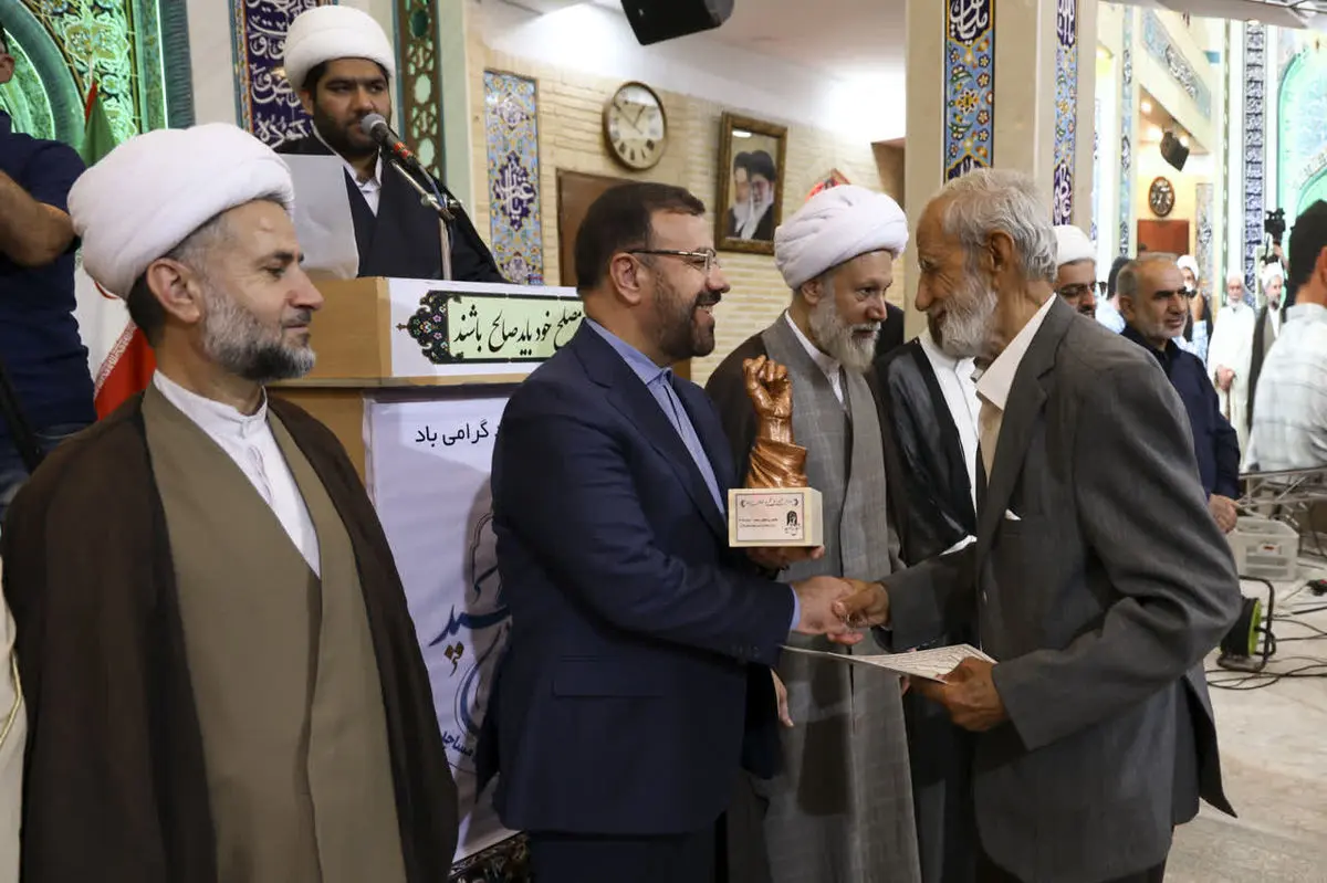 جوان امروز بدون استدلال عقلی موضوعی را نمی‌پذیرد