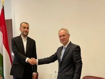 وزیر خارجیة إیران یلتقی رئیس الجمعیة العامة للأمم المتحدة