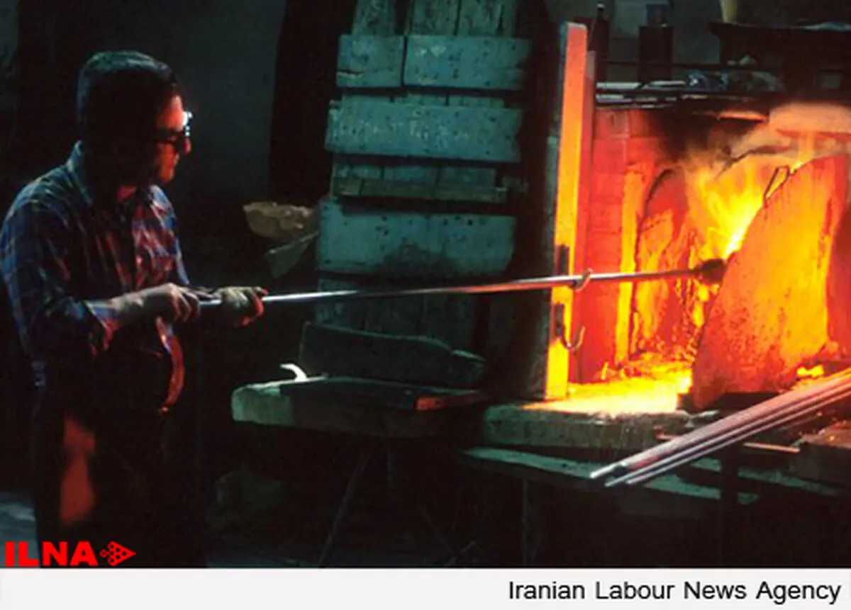 جلوگیری از ورود ۵ کارگر «شیشه آبگینه» به کارخانه