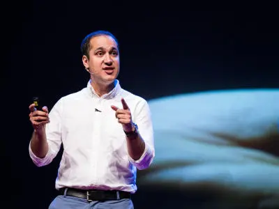 أستاذ إیرانی یلقب بعالم الجیولوجیا البارز دولیا 