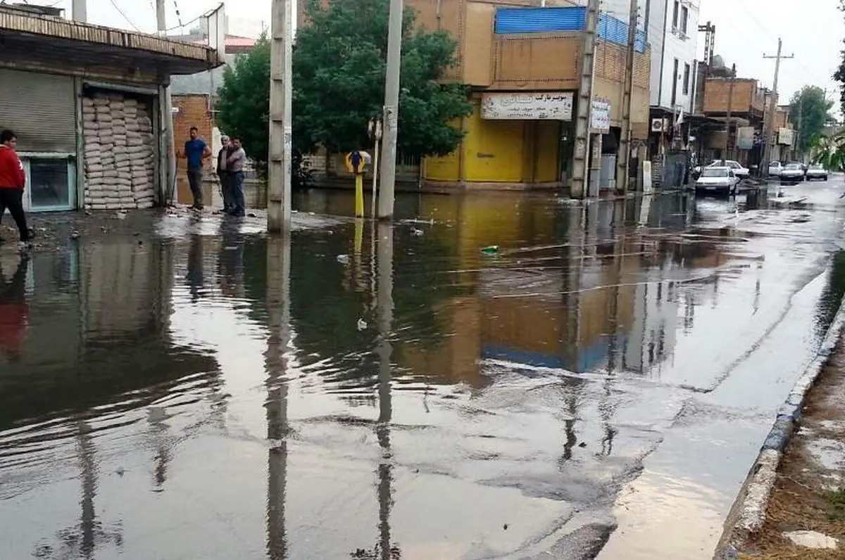 عقد قرارداد بانک‌ها با ۳۲۴۸۲ مالک برای پرداخت تسهیلات سیل/ توزیع بیش از ۶۴۰۰۰ تن سیمان و میلگرد بین سیل‌زدگان 