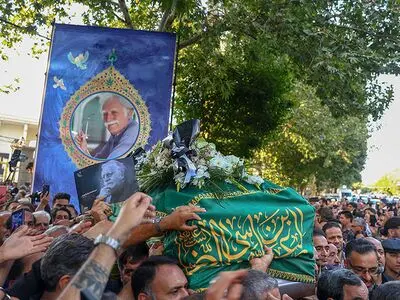 پیکر «استاد فرشچیان» به خاک سپرده شد